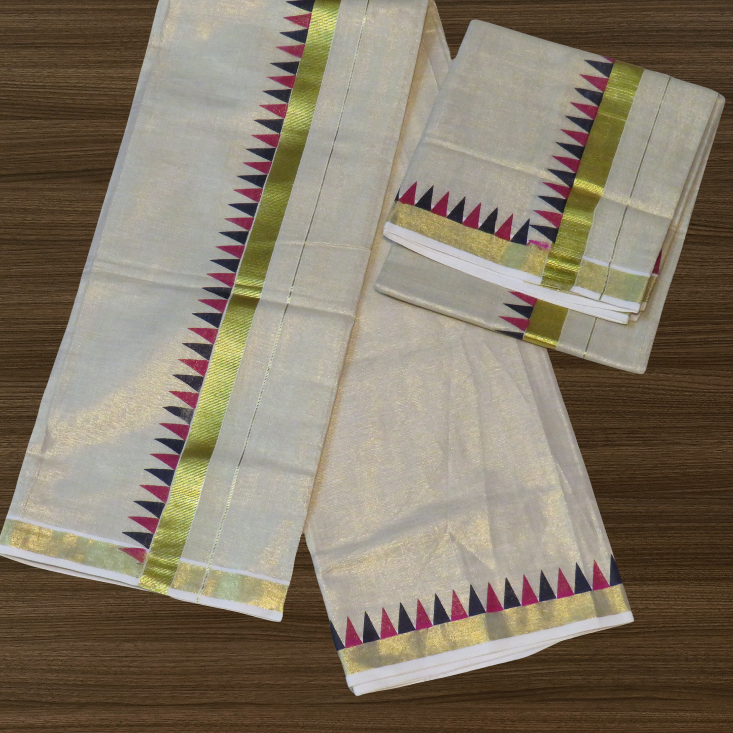 Premium Kuthampully Seet Mundu with Pyramid Design