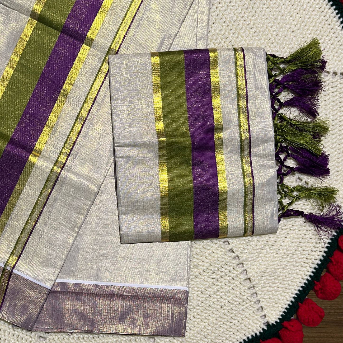 Premium Kuthampully Kerala Tissue Set Mundu with Dual Colour and Kasavu Border